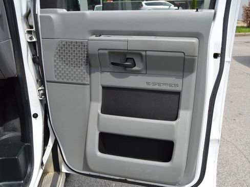 Used 2014 Ford E-150 and Econoline 150 w/ Power Group RWD image 15