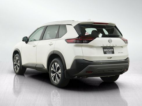 Used 2023 Nissan Rogue SV w/ SV Premium B Package AWD/4WD image 3