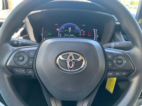 Used 2026 Toyota Corolla LE image 18