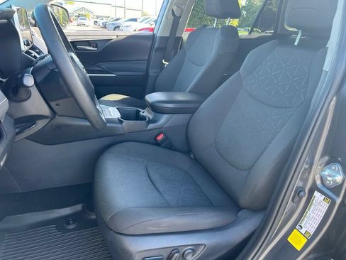 Certified 2024 Toyota RAV4 XLE AWD/4WD image 13
