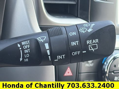 Used 2019 Toyota Highlander XLE AWD/4WD image 11