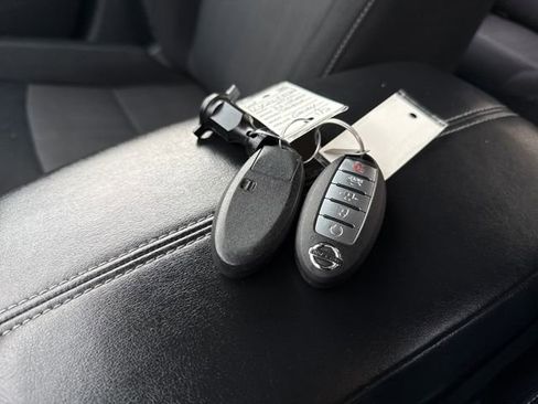 Used 2020 Nissan Sentra SV image 29