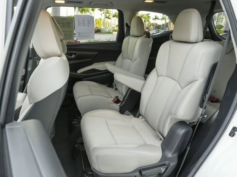 Used 2024 Subaru Ascent Premium w/ Convenience Package image 32