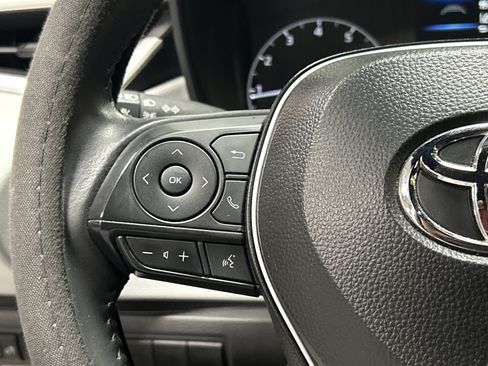 Used 2025 Toyota Corolla SE w/ Convenience Package FWD image 19