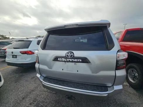 Used 2022 Toyota 4Runner TRD Off-Road Premium image 3
