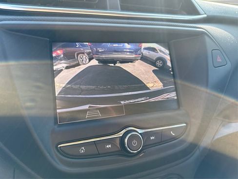 Used 2023 Chevrolet TrailBlazer LT AWD/4WD image 32