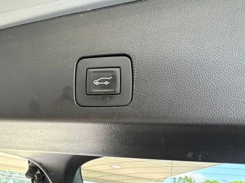 Used 2023 Buick Encore GX Select w/ Sport Touring Package FWD image 34