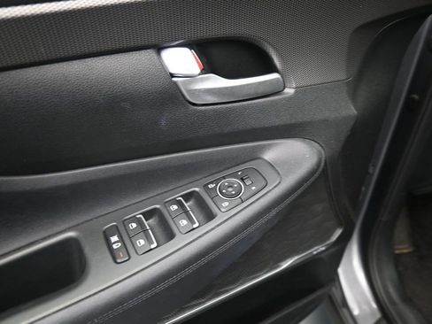 Used 2019 Hyundai Santa Fe SEL FWD image 10