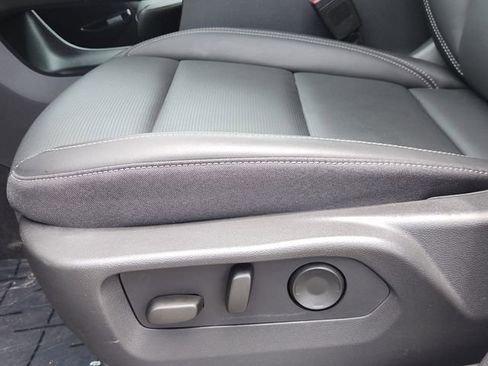 Used 2025 Buick Envision Preferred AWD/4WD image 23