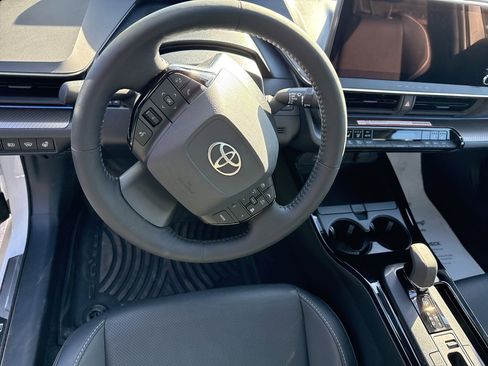 Used 2025 Toyota Prius Limited image 10