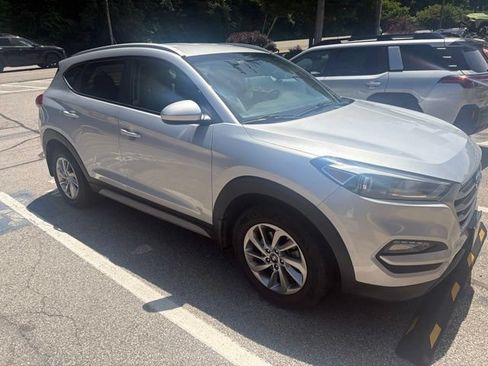 Used 2017 Hyundai Tucson SE AWD/4WD image 8