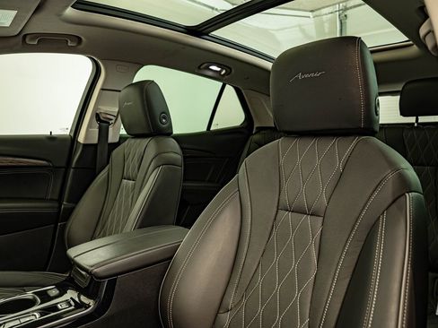 Used 2023 Buick Envision Avenir image 31