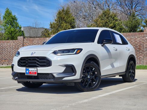 Used 2025 Honda HR-V Sport image 1