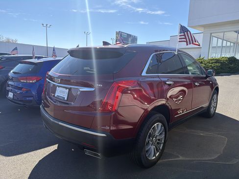 Used 2018 Cadillac XT5 Luxury w/ Driver Awareness Package image 4