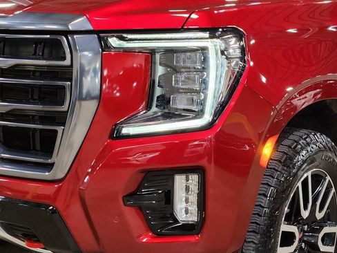 Used 2024 GMC Yukon XL AT4 w/ Technology Package AWD/4WD image 14