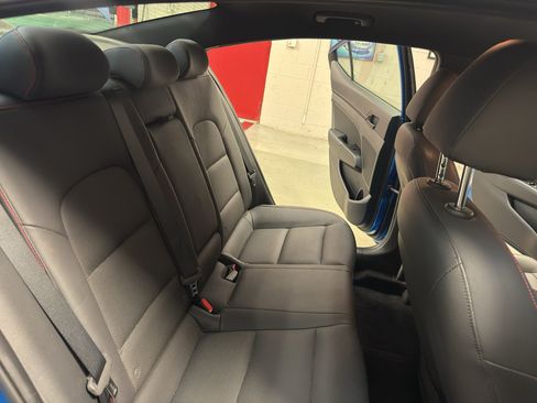 Used 2017 Hyundai Elantra Sport FWD image 25