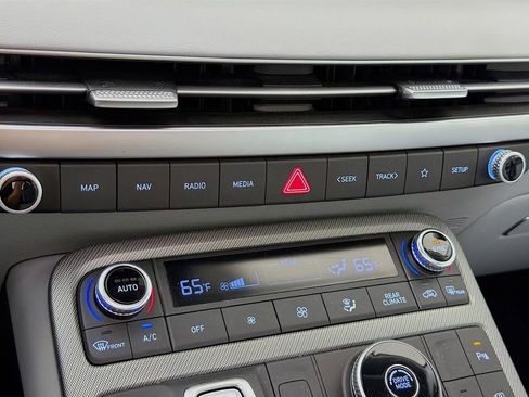 Used 2024 Hyundai Palisade SEL w/ Premium Package FWD image 19