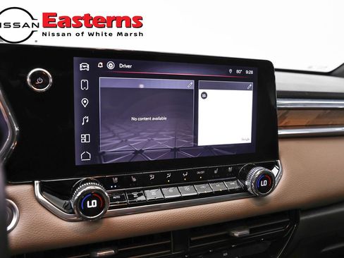 Used 2024 GMC Canyon Denali AWD/4WD image 18