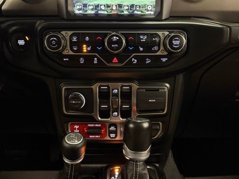 Used 2021 Jeep Wrangler Unlimited Rubicon image 30