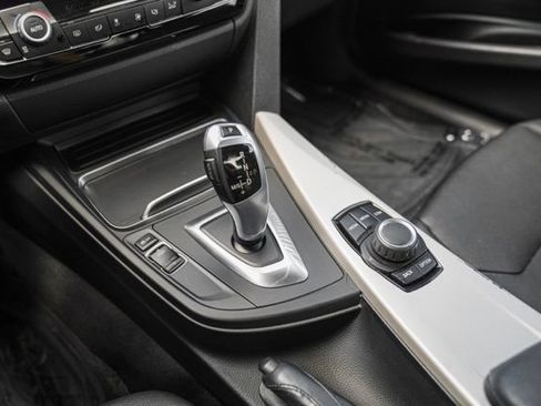 Used 2018 BMW 320i xDrive Sedan AWD/4WD image 34