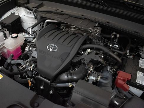 Used 2024 Toyota Grand Highlander AWD image 10