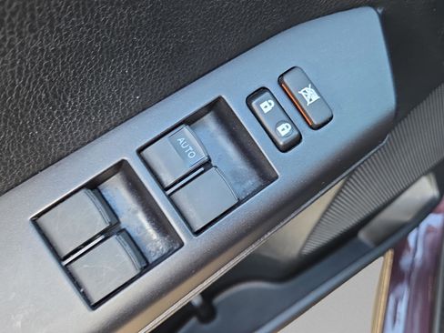 Used 2018 Toyota RAV4 LE image 37