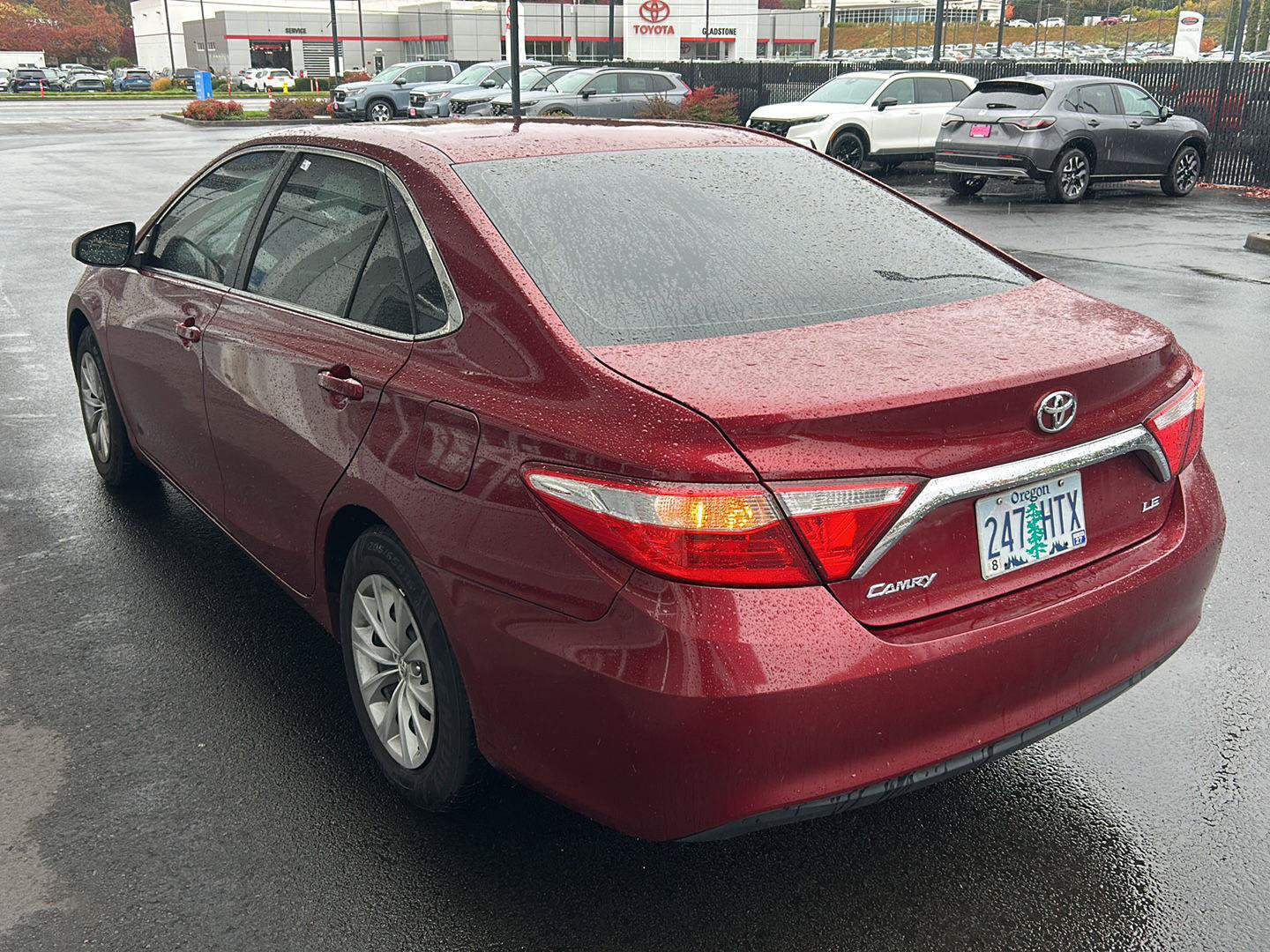 Used 2015 Toyota Camry LE FWD image 3