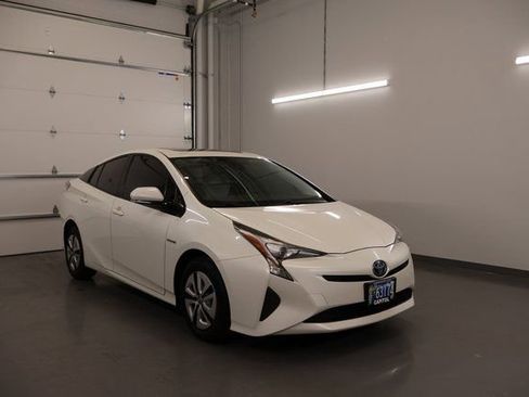 Used 2017 Toyota Prius Three w/ Advanced Technology Package FWD image 1