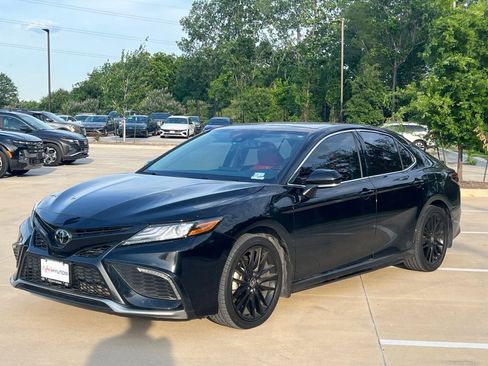 Used 2024 Toyota Camry XSE FWD image 5