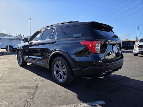 Certified 2022 Ford Explorer XLT w/ Equipment Group 202A image 4