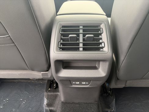 New 2026 Volkswagen Tiguan SE AWD/4WD image 19