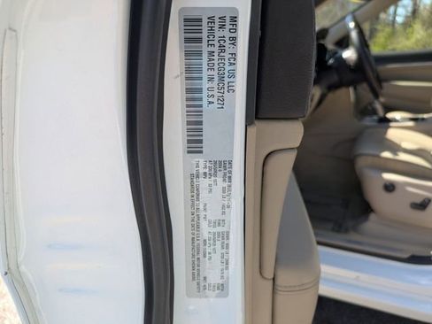 Used 2021 Jeep Grand Cherokee Overland RWD image 32