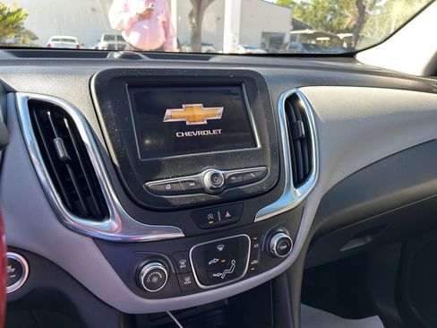 Used 2023 Chevrolet Equinox LS image 9