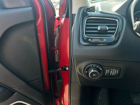Used 2020 Jeep Compass Latitude AWD/4WD image 17