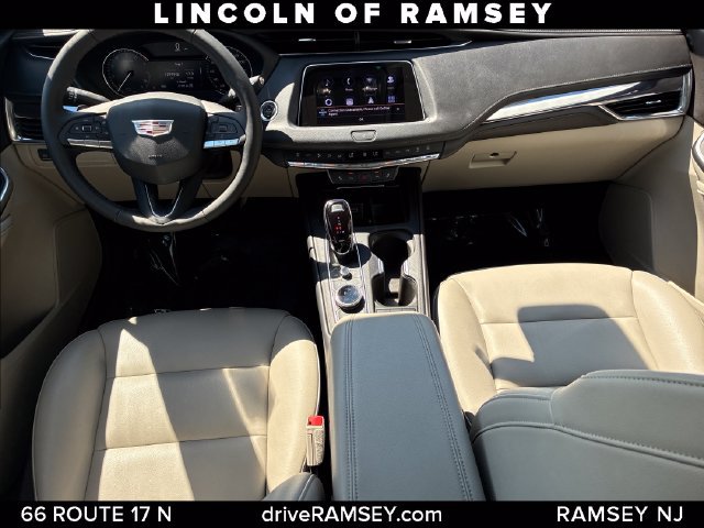 Used 2022 Cadillac XT4 Luxury w/ Cold Weather Package AWD/4WD image 21