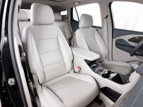 Used 2024 GMC Terrain Denali w/ Black Diamond Edition image 24