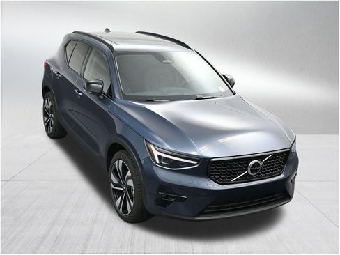 New 2026 Volvo XC40 B5 Ultra w/ Protection Package Premier AWD/4WD image 19