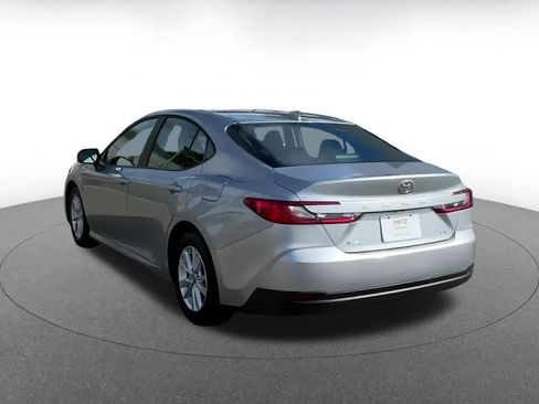 Used 2025 Toyota Camry LE image 12