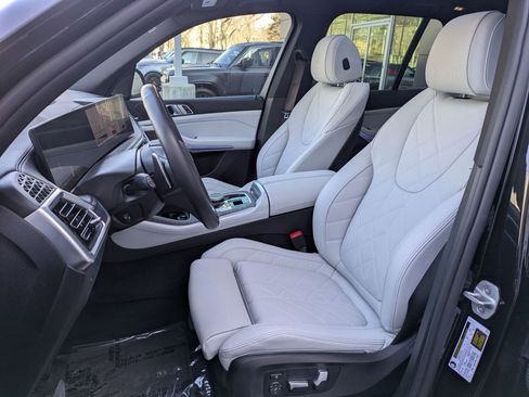 Used 2025 BMW X5 sDrive40i w/ Premium Package image 25