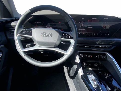 Used 2025 Audi Q5 Premium Plus w/ Premium Plus image 5