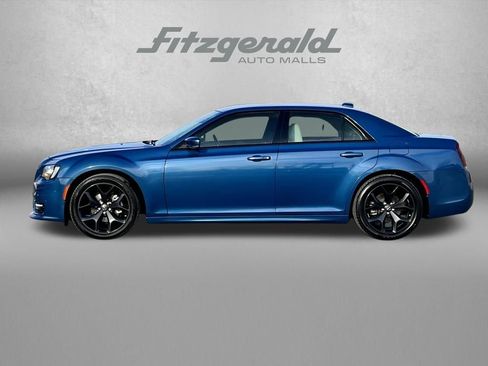 Used 2022 Chrysler 300 Touring L w/ Comfort Group image 4