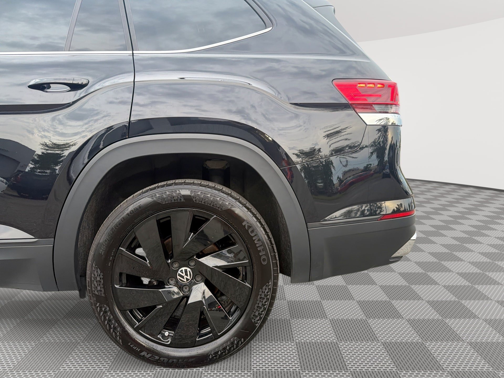 Used 2024 Volkswagen Atlas SE w/ Black Wheel Package AWD/4WD image 28