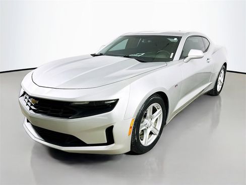 Used 2019 Chevrolet Camaro LT image 3