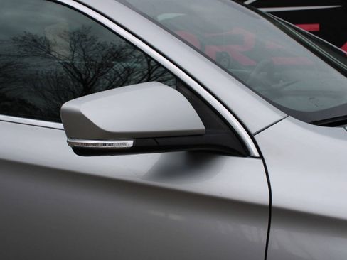 Used 2019 Chevrolet Impala LT FWD image 32