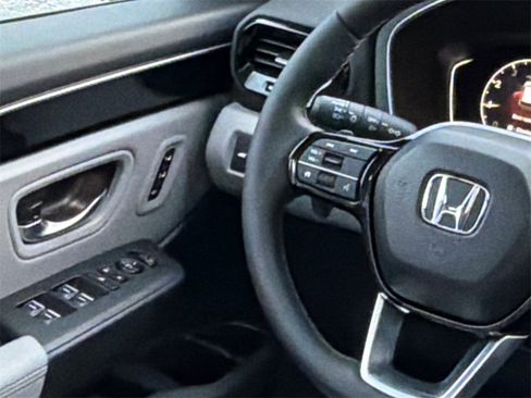 New 2025 Honda Pilot Touring image 22