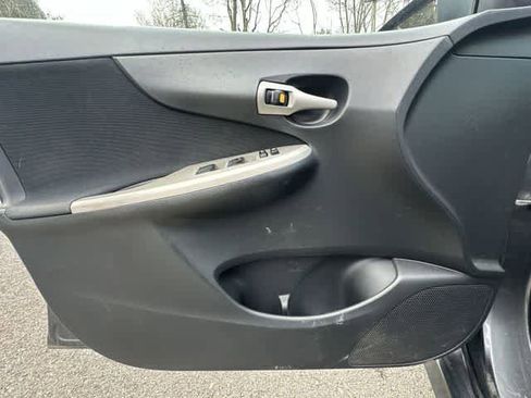 Used 2012 Toyota Corolla S image 12