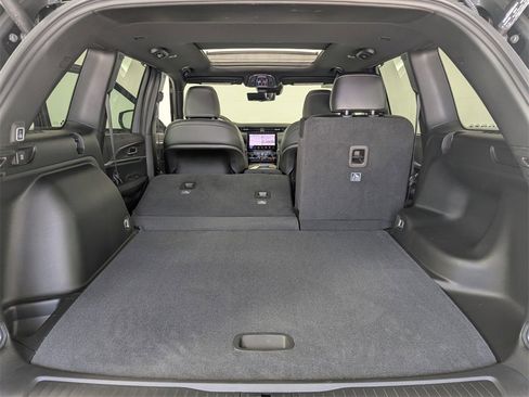 New 2025 Jeep Grand Cherokee Limited w/ Luxury Tech Group II image 28