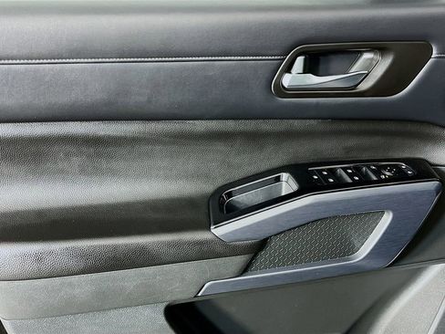 Used 2023 Nissan Pathfinder SL w/ Lighting Package (N92) image 25