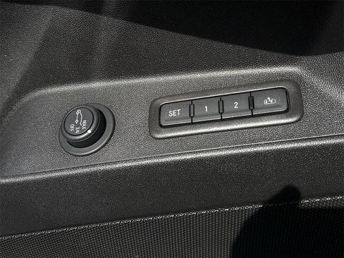 Certified 2022 Chevrolet Equinox Premier image 25