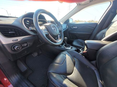 Used 2015 Jeep Cherokee Limited w/ Luxury Group image 6